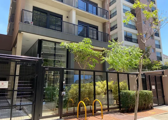 67 New Studio In Great Location! Fast Wi-Fi, Balcony